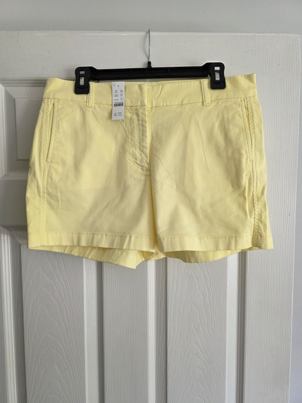 J Crew 4" Stretch Chino Shorts size 10 in Light Yellow Style H5806